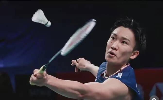 美女把尿口给男人玩