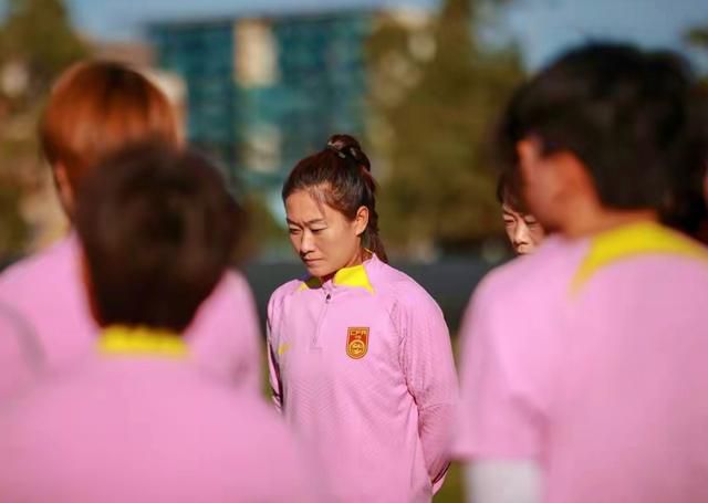 老师办公室狂肉校花h寝室视频