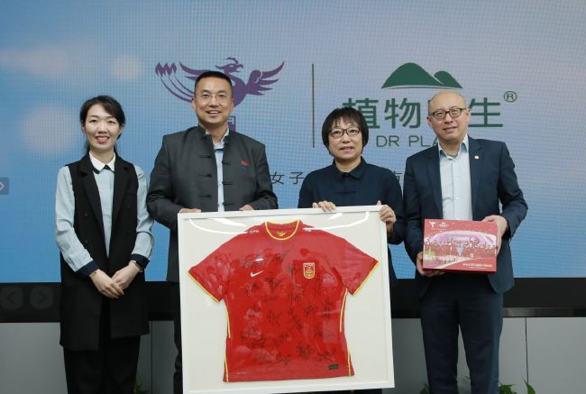 啊轻点灬太粗嗯太深了视频